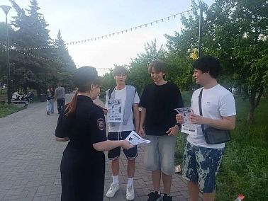 В Копейске полицейские проводят рейды для защиты подростков
