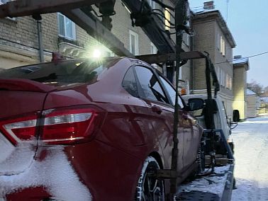 Судебные приставы Копейска изъяли автомобиль у должника с многотысячными долгами