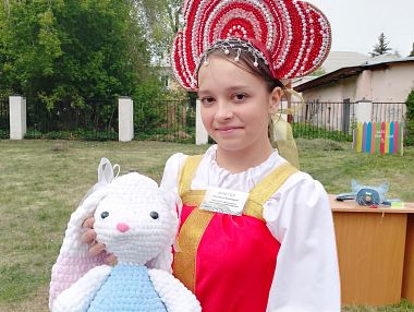 Во Дворце творчества детей и молодежи прошел городской фестиваль декоративно-прикладного творчества «Уральские самоцветы»