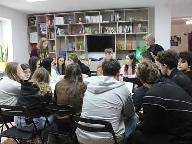 В Копейске студентов научили управлять финансами через настольную игру