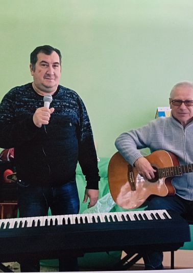 Копейчане Сергей Пашкульскй и Василий Панков отмечают пять лет совместного творчества