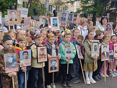 Память о героях живёт в сердцах: в Копейске прошла акция «Цветы на граните»