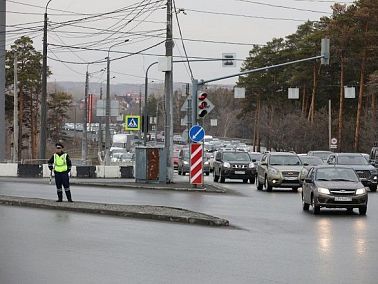 Проезжая часть улицы Худякова в Челябинске станет шестиполосной