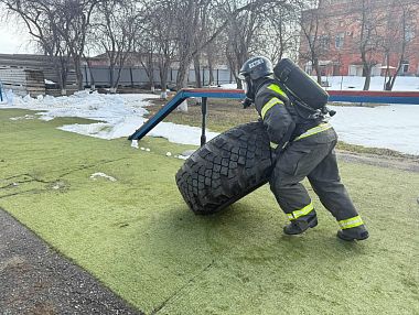 Копейские спасатели повысили квалификацию на занятиях по служебной подготовке