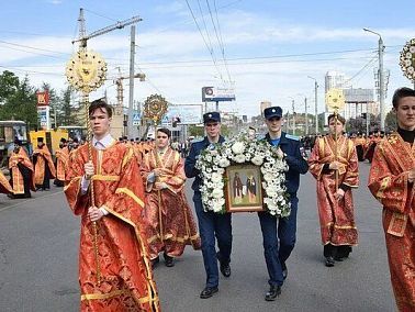 В Челябинске верующие пройдут по городу с иконой святого Пантелеимона