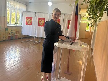 Наталья Никанорова проголосовала на выборах в Госдуму