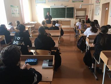 Полицейские Копейска встретились со школьниками в рамках акции «Дети России-2022»