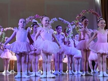 Праздник весны и благодарности: в Копейске чествуют педагогов