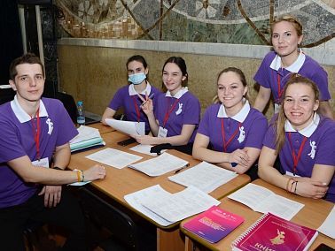 50 студентов-волонтеров будут помогать на форуме «Уральский перепляс»