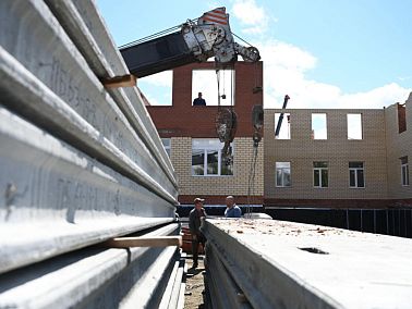 Четыре с половиной тысячи образовательных объектов отремонтируют и построят по программе «Единой России» и Минпросвещения