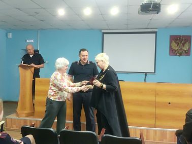 В Копейске полицейские получили золотые знаки ГТО