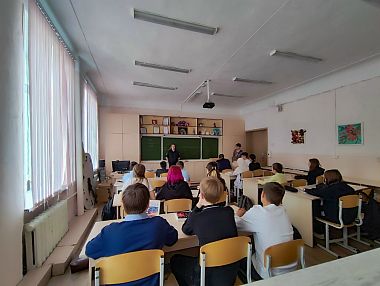 Сотрудники полиции Копейска провели «Классные встречи» для школьников