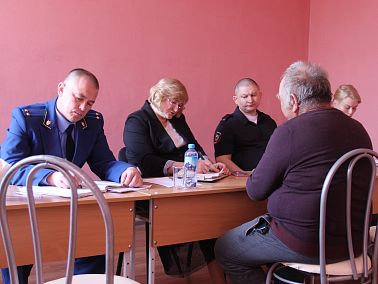 Жители Потанино обсудили насущные проблемы с городской администрацией