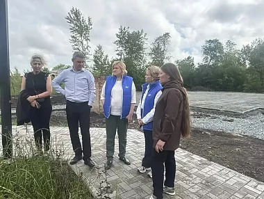 Светлана Логанова проверила ход инициативных проектов в Копейске