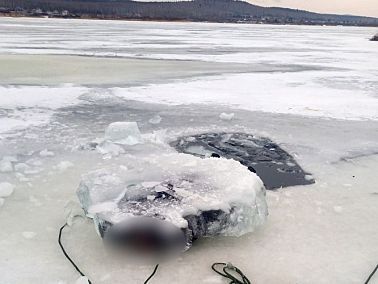 В Миассе нашли вмерзшее в лед тело человека