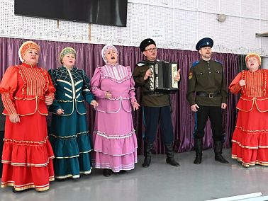 Копейский хор выступил на линии фронта