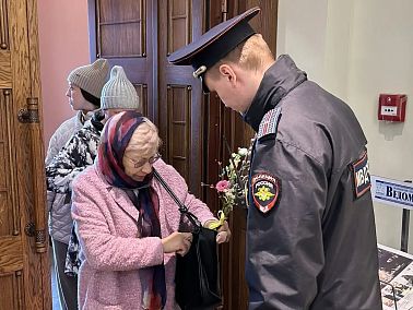 Более 700 полицейских обеспечили порядок на Вербное воскресенье в Челябинской области