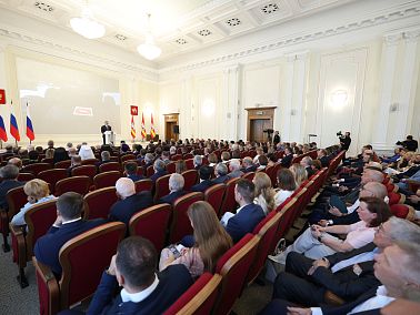 Алексей Текслер выступил перед депутатами Законодательного Собрания 