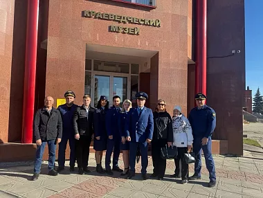 Прокуроры и ветераны почтили память дважды Героя Советского Союза Семёна Хохрякова