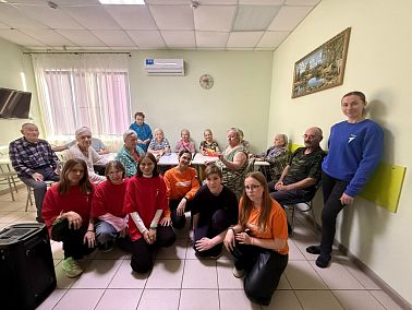 «Первые» Копейска подарили праздник жителям пансионата «Благополучный»
