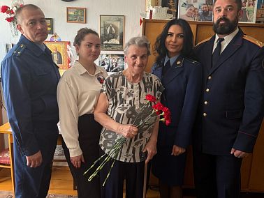 Копейские ветераны получили поздравления к 80-летию Победы