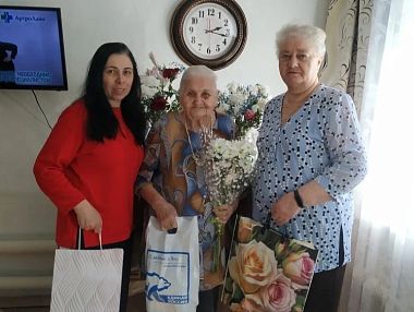 В Козырево поздравили с 95-летием труженицу тыла