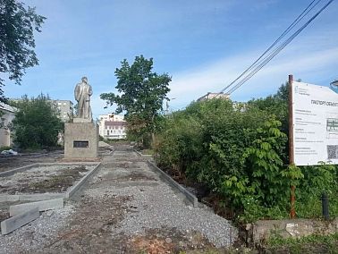 В Копейске обновляют сквер на проспекте Ильича и пешеходную зону на улице Борьбы
