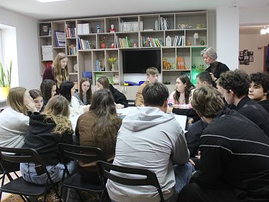 В Копейске студентов научили управлять финансами через настольную игру