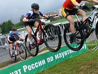 В Копейске проходят соревнования по велоспорту
