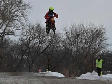 В Копейске состязались мотогонщики