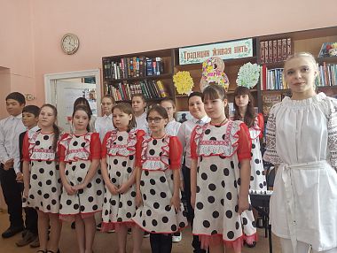 В библиотеке Копейска поздравили серебряных волонтёров