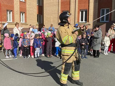 В Челябинской области пожарные провели урок безопасности