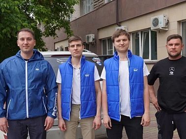 Челябинские единороссы передали гуманитарную помощь благотворительному Фонду