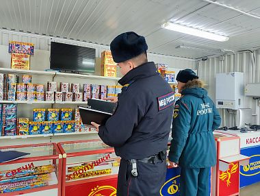 Копейские полицейские держат на контроле продажу пиротехники