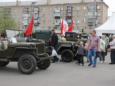 Копейск встречает юбилей Великой Победы масштабной выставкой военной техники