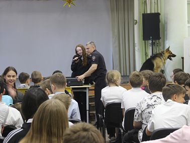 В Копейске школьники познакомились с работой полиции