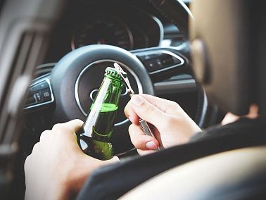 Почти 500 южноуральцев поймали пьяными за рулем на каникулах