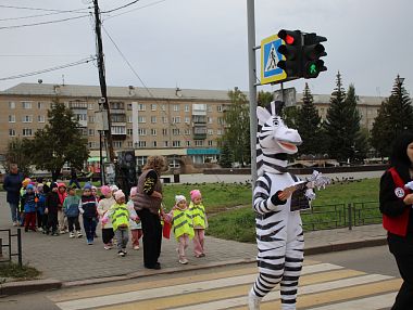 В Копейске проверили знания юных пешеходов на дорогах