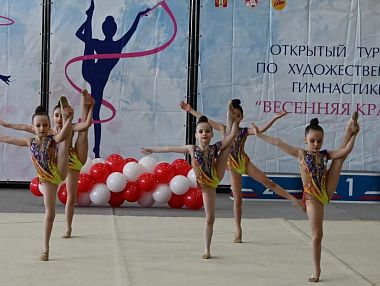 Художницы зажгли в Копейске