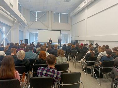 В Копейске полицейские проводят просветительские встречи со школьниками