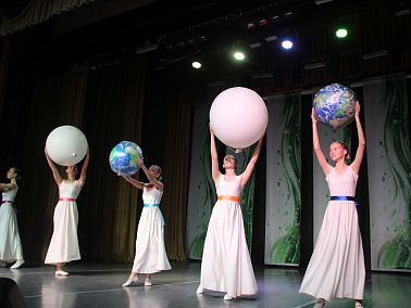 Копейск отпраздновал День инвалида концертом и тёплыми словами поддержки